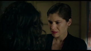 Mayella Lloclla & Wendy Vásquez – Beso Lésbico (Perú)