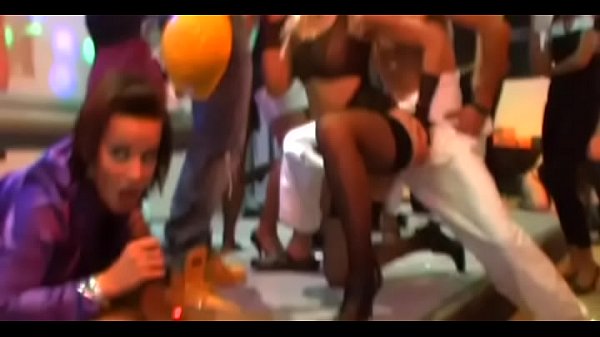 Non-stop gratifying for wet vaginas